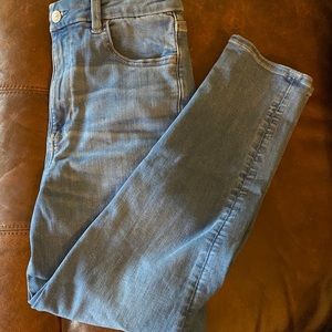 American Eagle Curvy Super High-Rise Crop Jeans